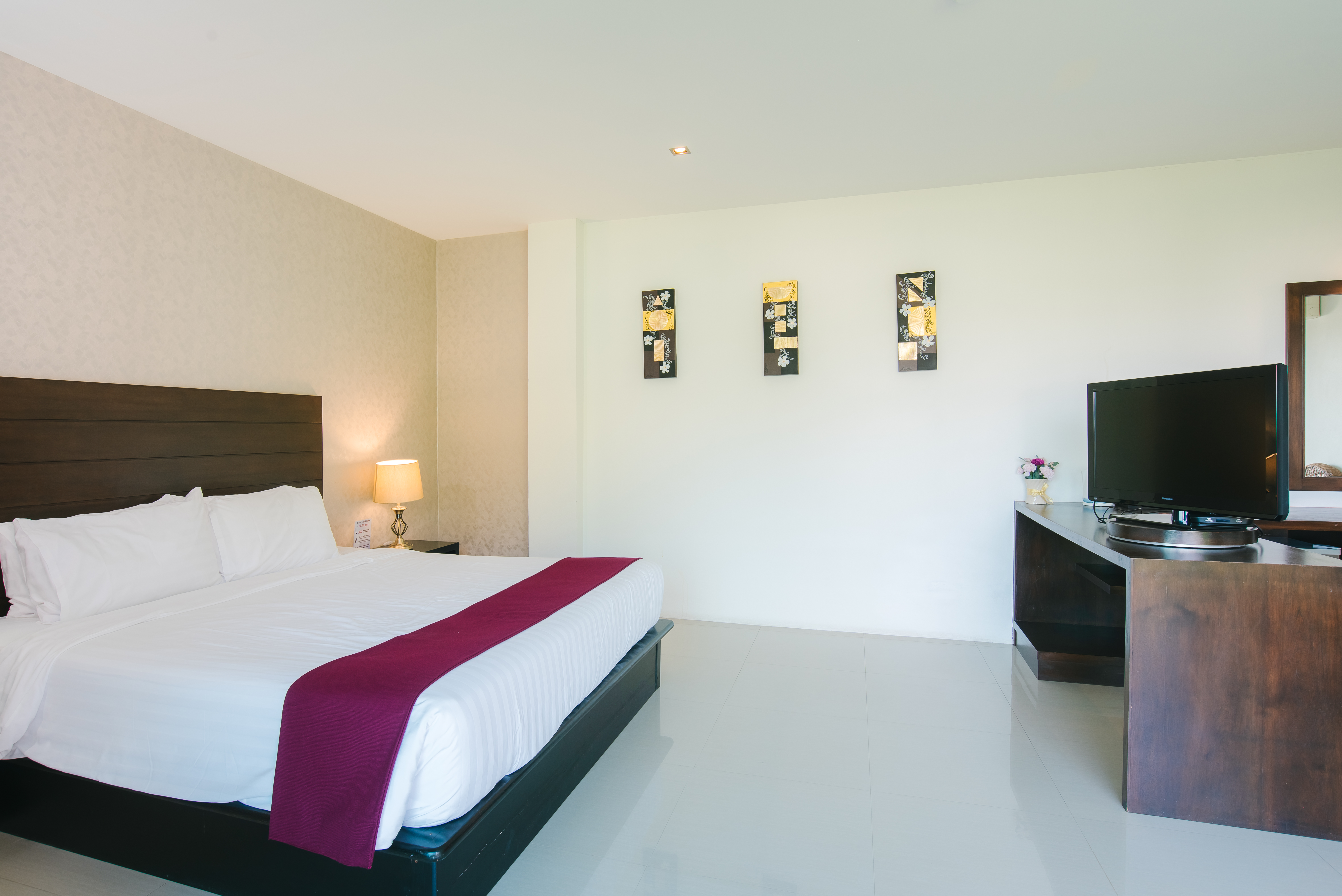 Junior Suite bed