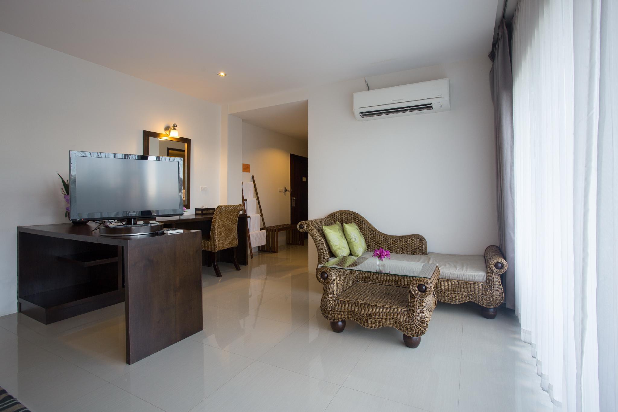 Junior Suite couch