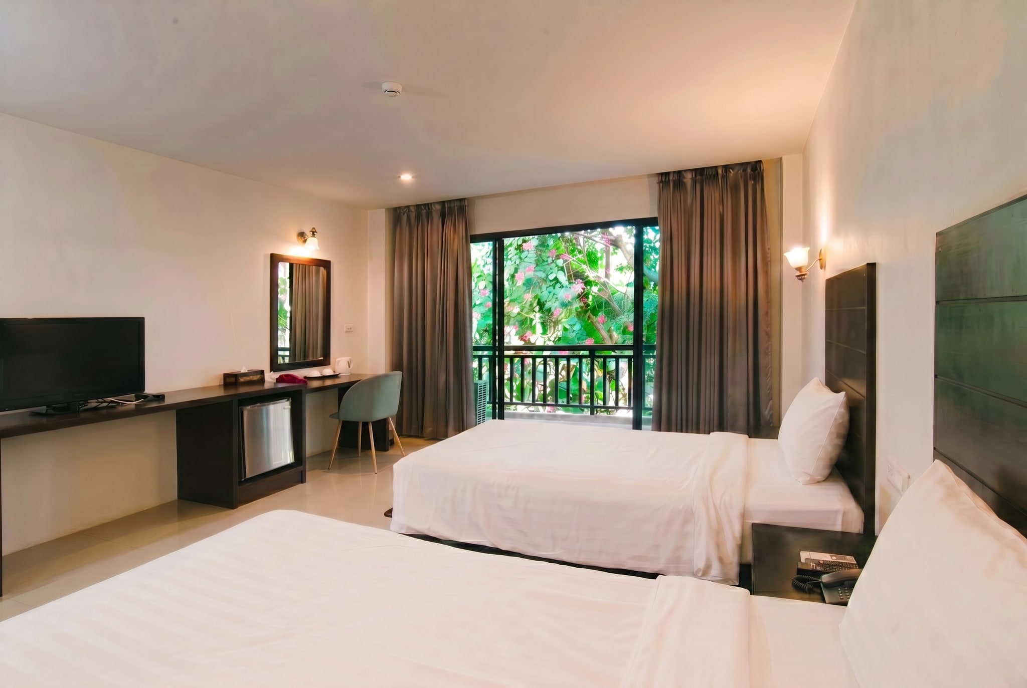 Standard Twin, two beds