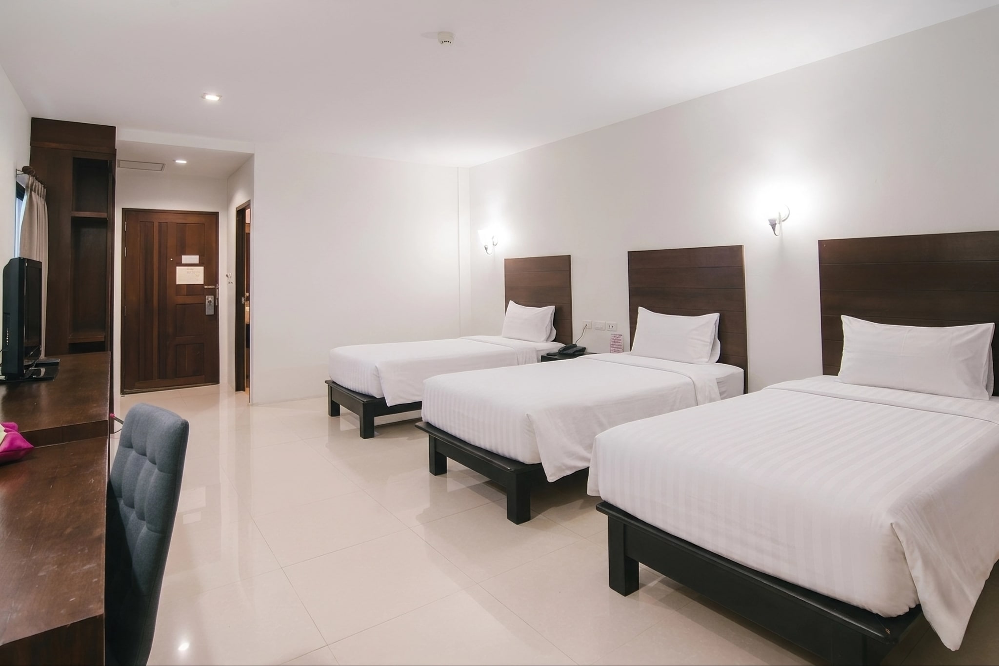 Triple Room space
